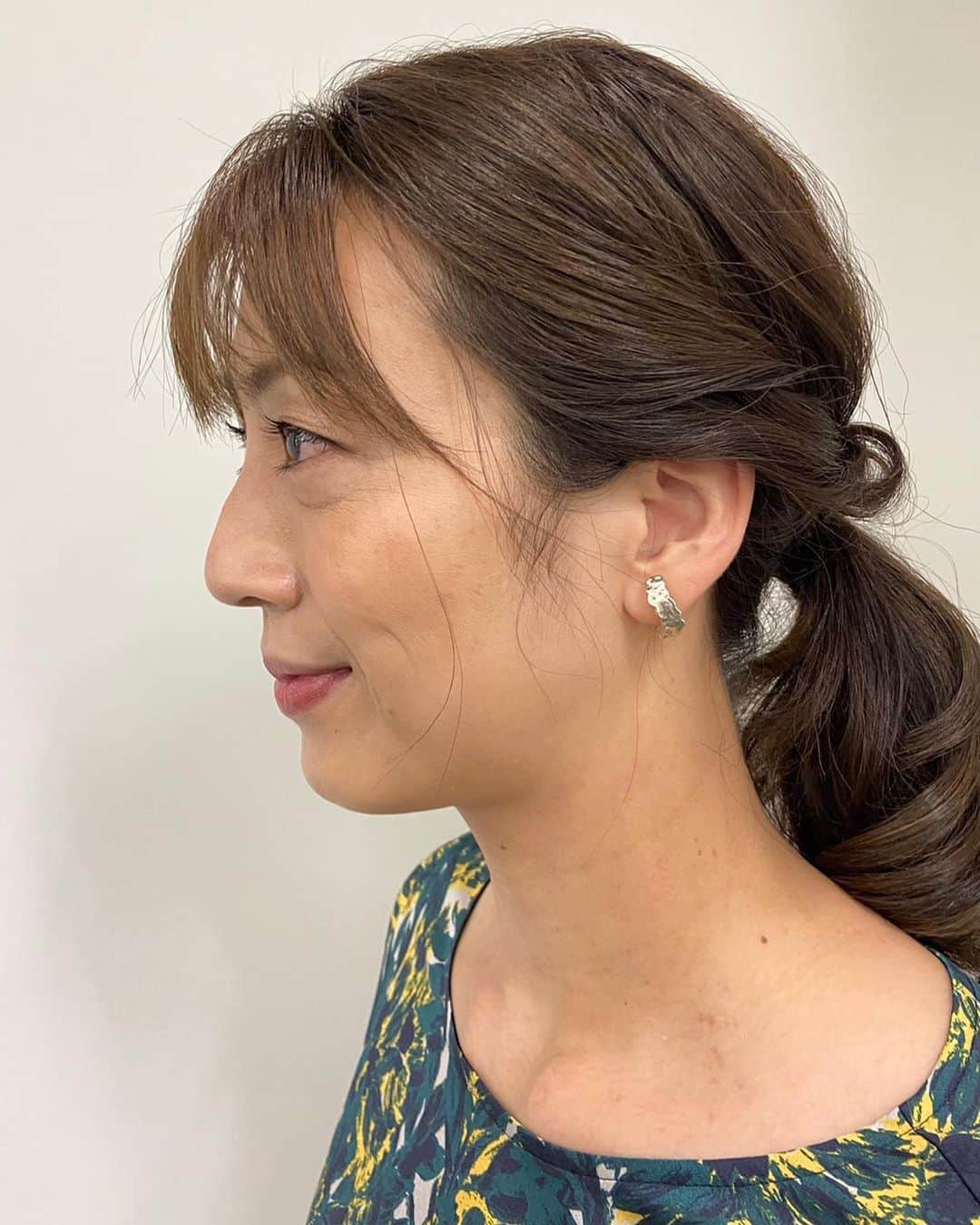 寺川綾さんのインスタグラム写真 - (寺川綾Instagram)「報道ステーション衣装を一気にupさせていただきます🙋‍♀️👗 連日選手の皆さんの頑張りが凄すぎますね✨✨ オリンピックも残りわずかになり、だんだん寂しさも出てきました😭が‼️最後の最後までエールを送り続け、しっかりお伝えしていきたいと思います🙌🇯🇵 #報道ステーション #7月28日 #トップス #パンツ #bananarepublic #バナナリパブリック #アクセサリー #starjewelrygirl #ネックレス  #starjewelry #スタージュエリー  #7月29日 #柄ブラウス #doneeyu #ワイドパンツ #dollysean #ピアス #room #7月30日 #ワンピース #ヤマトドレス #ノースリーブ #リング #ミュール #diana #8月3日 #evexbykrizia #白t #切り替えトップス #変形ネックレス」8月4日 23時33分 - terakawaaya_official