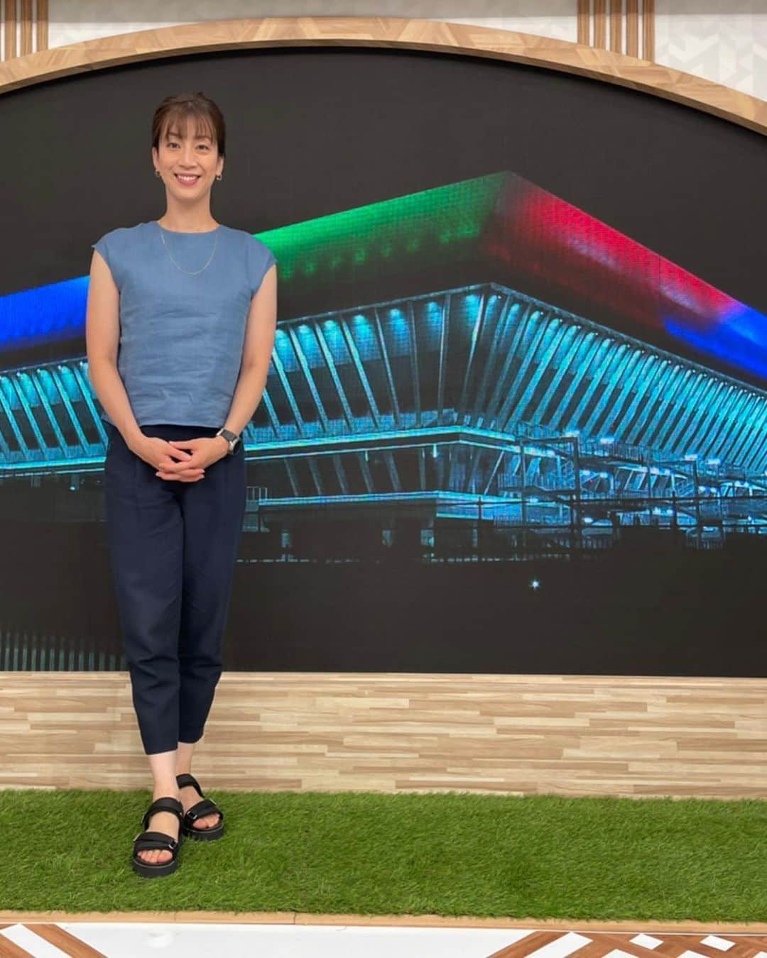 寺川綾さんのインスタグラム写真 - (寺川綾Instagram)「報道ステーション衣装を一気にupさせていただきます🙋‍♀️👗 連日選手の皆さんの頑張りが凄すぎますね✨✨ オリンピックも残りわずかになり、だんだん寂しさも出てきました😭が‼️最後の最後までエールを送り続け、しっかりお伝えしていきたいと思います🙌🇯🇵 #報道ステーション #7月28日 #トップス #パンツ #bananarepublic #バナナリパブリック #アクセサリー #starjewelrygirl #ネックレス  #starjewelry #スタージュエリー  #7月29日 #柄ブラウス #doneeyu #ワイドパンツ #dollysean #ピアス #room #7月30日 #ワンピース #ヤマトドレス #ノースリーブ #リング #ミュール #diana #8月3日 #evexbykrizia #白t #切り替えトップス #変形ネックレス」8月4日 23時33分 - terakawaaya_official