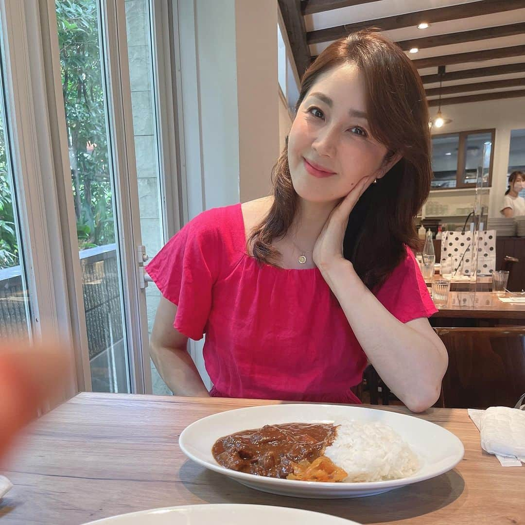 宮崎宣子さんのインスタグラム写真 - (宮崎宣子Instagram)「綺麗なお姉さんは好きですか？ はい！好きです❣️🙌 って言いたくなるほど綺麗な  @keiko_ashida  お姉さん💓  お前は彼氏か！？ というほど、盗撮してました🤣  見てるだけで、癒される😩✨ 幸せ💓  桂子さん、いつもありがとうございます😊  念願のパスタ🍝 @juntaishikawa  も食べられたし🤗 幸せ💓  #綺麗なお姉さん  #モデルさん #美女ランチ #彼氏目線 #本当に優しくて素敵な人  #自由が丘ランチ」8月4日 23時33分 - miyazaki_nobuko