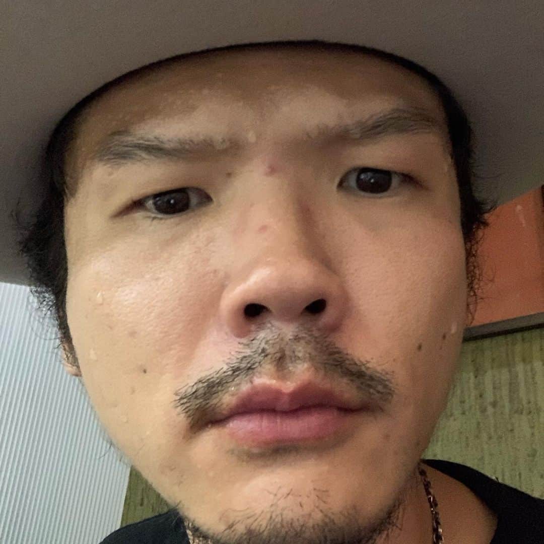 庄村聡泰さんのインスタグラム写真 - (庄村聡泰Instagram)「名古屋の思い出を振り返ろう  眉間の出来物はキャンディキャンディよろしくで気にしないわと言う事で。  @deadman.jp_official のライブ後駆け込みました。行かん訳にはいかんのよ。#らけいこ 。麺が美味いのよ麺が。 あああ語りたい…  #そらあんたこれがこうなったらこうですよ  #女子大店の方です #東片端も行きたかった」8月4日 22時15分 - shomurasatoyasu