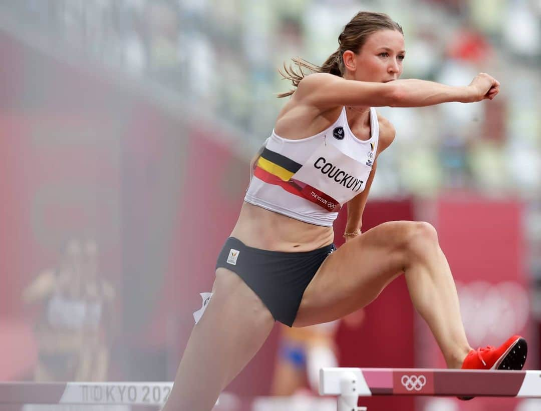 Paulien COUCKUYTさんのインスタグラム写真 - (Paulien COUCKUYTInstagram)「My Olympic debut on the 400m hurdles was pretty crazy!  ☀️ Heats: 54"90 [BR]  🌧 1/2 Finals: 54"47 [BR] 🌈 Proud 9th place  Next: Tomorrow 4x400m relay with the @belgiancheetahs 🔥🔥🔥  #olympicgames #tokyo202one #athletics #400mhurdles #nationalrecord #teambelgium #dreams  📸 @photonewsbelgium 🎥 @sporza.be」8月4日 22時50分 - pauliencouckuyt