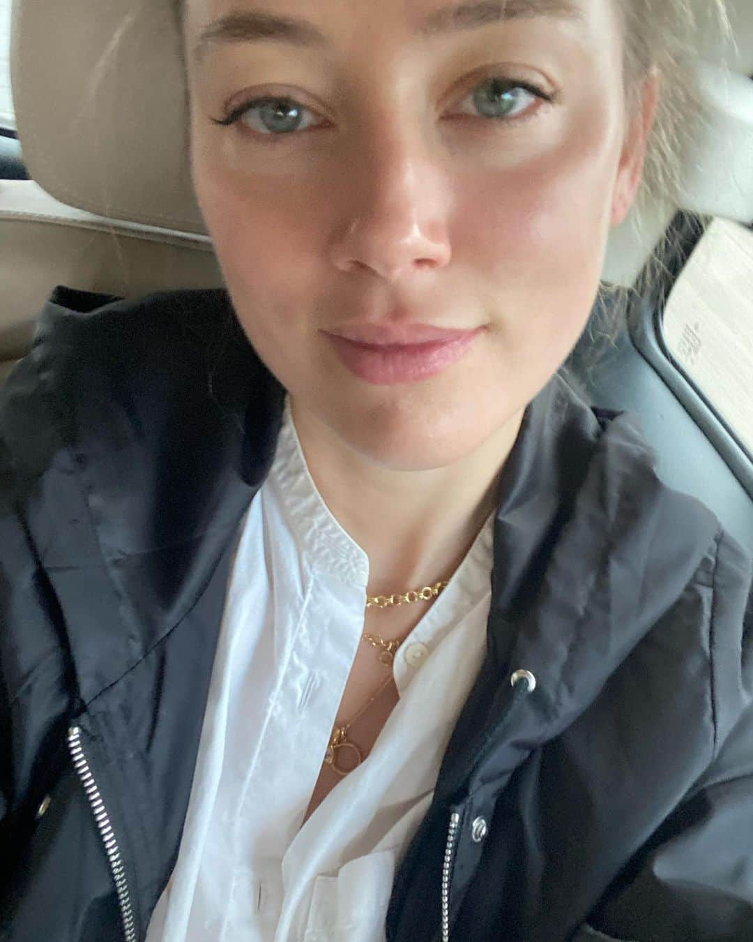 アンバー・ハードさんのインスタグラム写真 - (アンバー・ハードInstagram)「Morning face」8月4日 23時00分 - amberheard