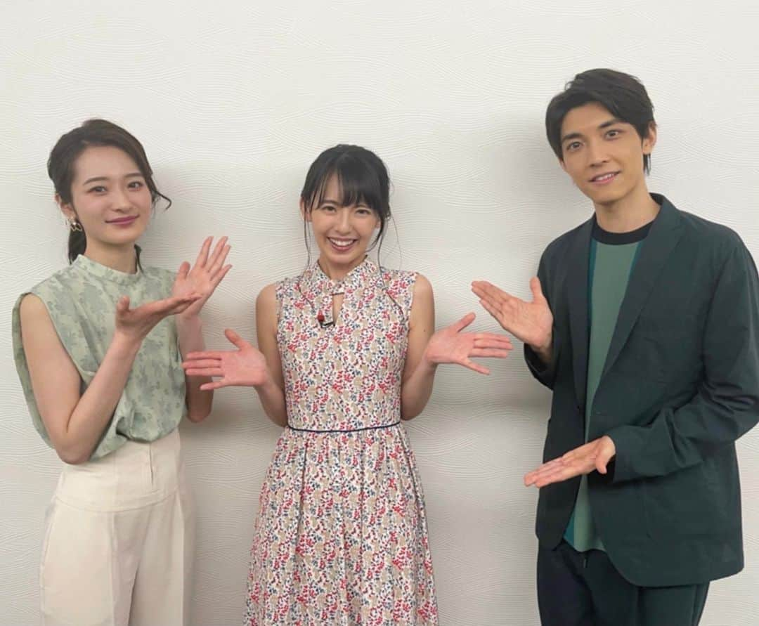 三浦奈保子さんのインスタグラム写真 - (三浦奈保子Instagram)「優勝に導いてくれた、 チームメイトの #太田裕二 さんと #神谷明采 さんと！  #才木玲佳　ちゃんのすごすぎる連続正解始め、  本当に強者ぞろいの今回でしたが、 二人のおかげで優勝できました。  最高の気分と感動を本当にありがとうございました！！  【宣伝】YouTubeで振り返りもしております。プロフィールのリンクから飛んでいただけると嬉しいです☺️  #タイムショック  #ザ・タイムショック  #テレビ朝日 #クイズ番組 #クイズ」8月4日 23時08分 - miura_naoko_