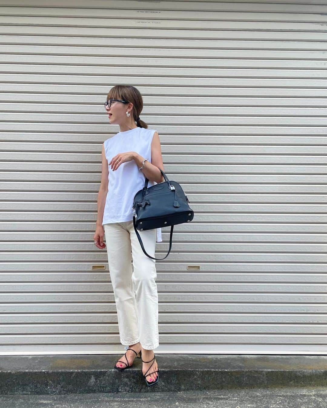 春名亜美さんのインスタグラム写真 - (春名亜美Instagram)「🐼  #タンク @fromfirstmusee  #pants @shopredone @ronhermanstore  #👓 @zoff_eyewear  #bag @hermes  #shoes @fromfirstmusee  ・ ・ ・ #fromfirstmusee #ママコーデ #ママコーディネート #hermes #だてめがね #めがね女子 #めがねコーデ #hermesbolide #hermesrodeo」8月4日 15時04分 - amiharunaami