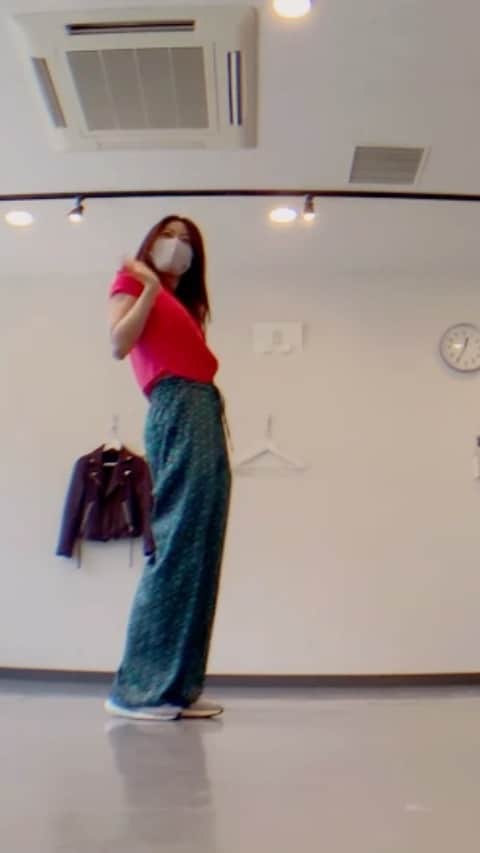 瀧本美織のインスタグラム：「かなり前になるのですが！これずっと昔から好きな曲😎 気分だけでもPartyね🥳   @ayako_lim   #dance  #mileycryus   #partyintheusa   #party」
