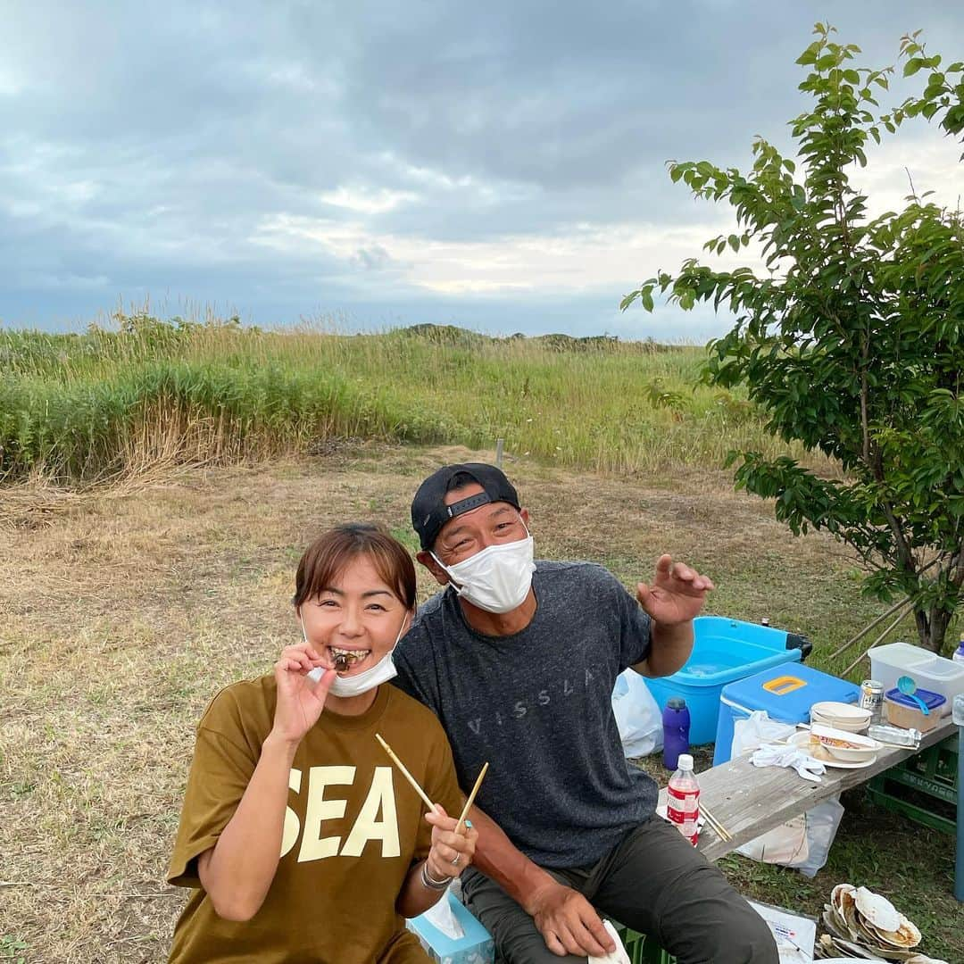 田中律子さんのインスタグラム写真 - (田中律子Instagram)「TOKAIケーブルネットワーク📺 『田中律子のもっと旅するSUP』🏄‍♀️🌞☔️🗻利尻島ロケ🤩  ロケでは最北端❗️利尻島いいとこでした💛お世話になったロキさん　しんごちゃん、タマキさん、ガクさん、みなさまありがとうございました🙏🤩次は、コロナ落ち着いたら沖縄に来てね🏄‍♀️北から南へ、日本は長いですなー🇯🇵まだまだ、旅したいところがたくさん❗️ぜひ、田中律子のもっと旅するSUPで素晴らしいSUPならではの景色を見てね🏄‍♀️  Tシャツ　@windandsea_wear  Thanx @mrlaketajo 💛  #tokaiケーブルネットワーク  #田中律子のもっと旅するsup  #旅sup  #sup #supsurf  #supfishing  #海のある生活  #豊かな山が豊かな海をつくる  #windandsea」8月4日 15時59分 - ri2kotanaka