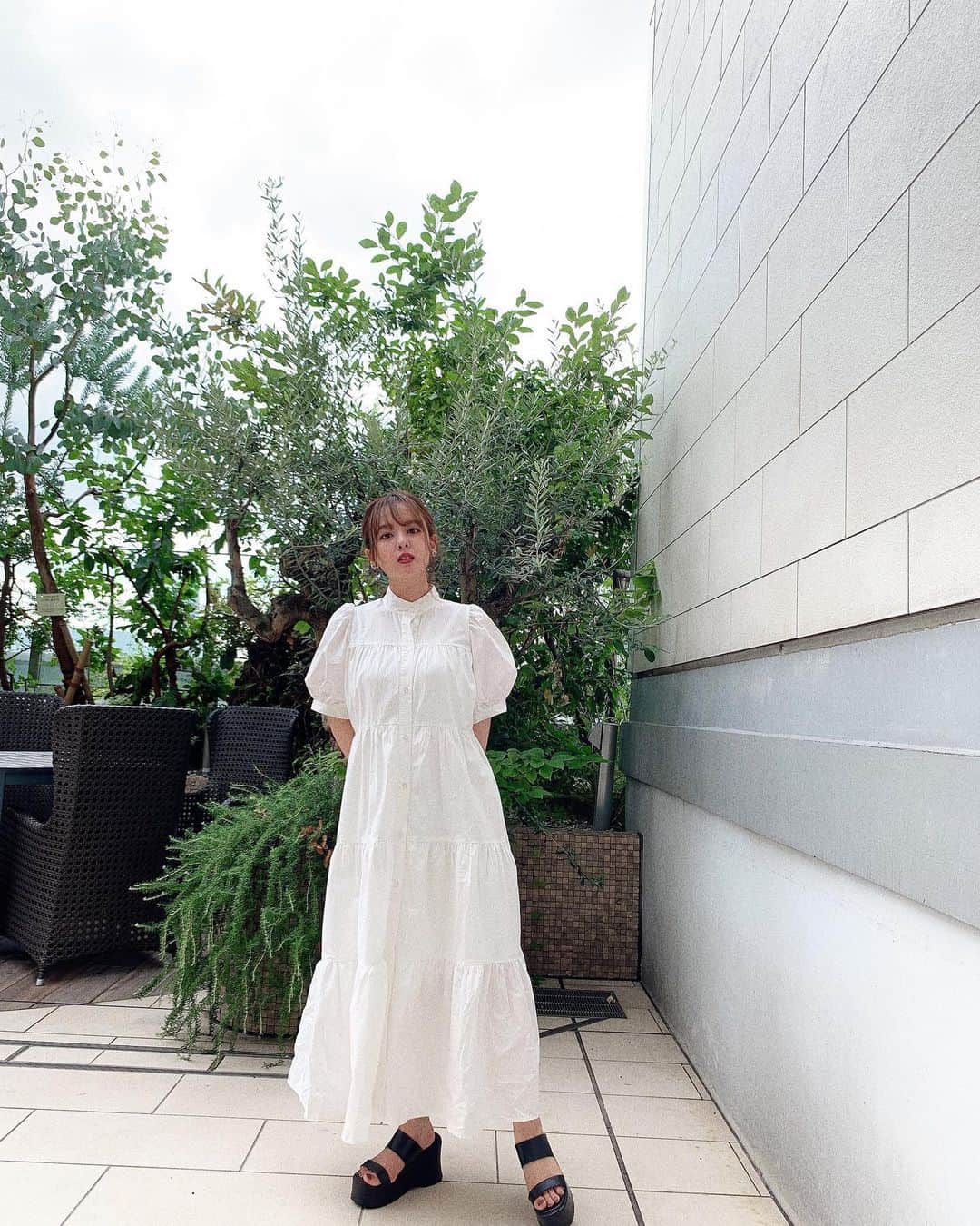 山田菜々さんのインスタグラム写真 - (山田菜々Instagram)「この日は打ち合わせ〜〜☕️♡♡  気合いをいれたコーディネートというよりはラフにお仕事できる感じで🤭  肩にボリュームがあって、首元までしっかりボタンがあるので髪の毛はまとめました👜🧸  #コーディネート #coordinate #150cmコーデ #grl #グレイル #プチプラコーデ」8月4日 17時53分 - tannana.yamada