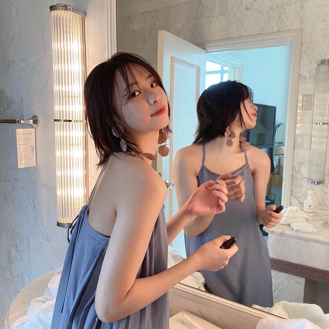 麻生果恩のインスタグラム：「💄@maccosmeticsjapan   (Russian red)  今年はBLUEのお洋服多め🫐　 お気に入り☺︎」