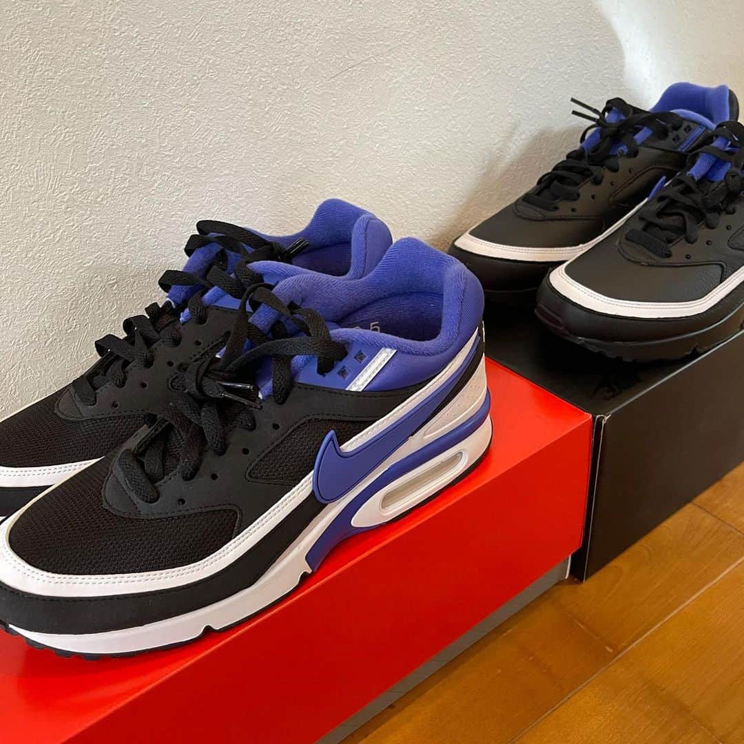 のインスタグラム：「. NIKE AIR MAX BW "PERSIAN VIOLET" & "BLACK VIOLET" @yamao_gken さんに勝手に影響受けて購入。 初のBWたくさん履こう！！ #airmaxbw」