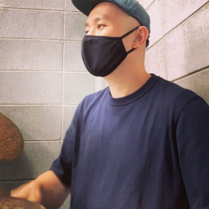 大岡源一郎のインスタグラム：「School !!! . #昨日 #こっち向くんぢゃない(虚な目で) #最後どこ見てんだ #gennoziドラム修行」