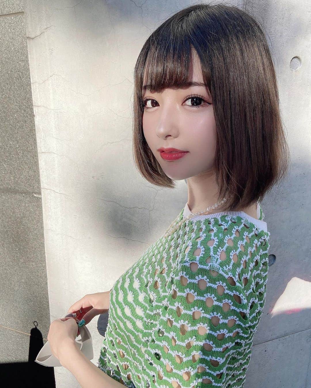 sarimaru(国木田さりまる)のインスタグラム：「最近緑着てる人いっぱい見る🌿💚 小さい頃1番好きだった色緑だった~っ」