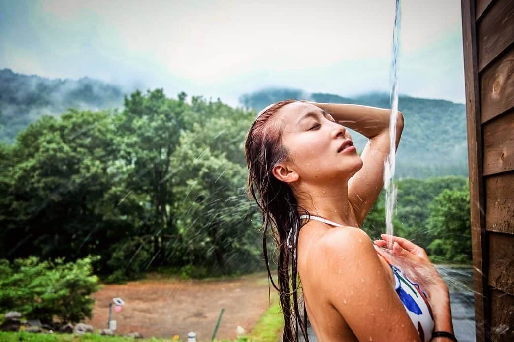 伊東愛さんのインスタグラム写真 - (伊東愛Instagram)「Flavor of summer☀️🌊🚿 📸 @vava_sour」8月4日 20時47分 - mana_ito