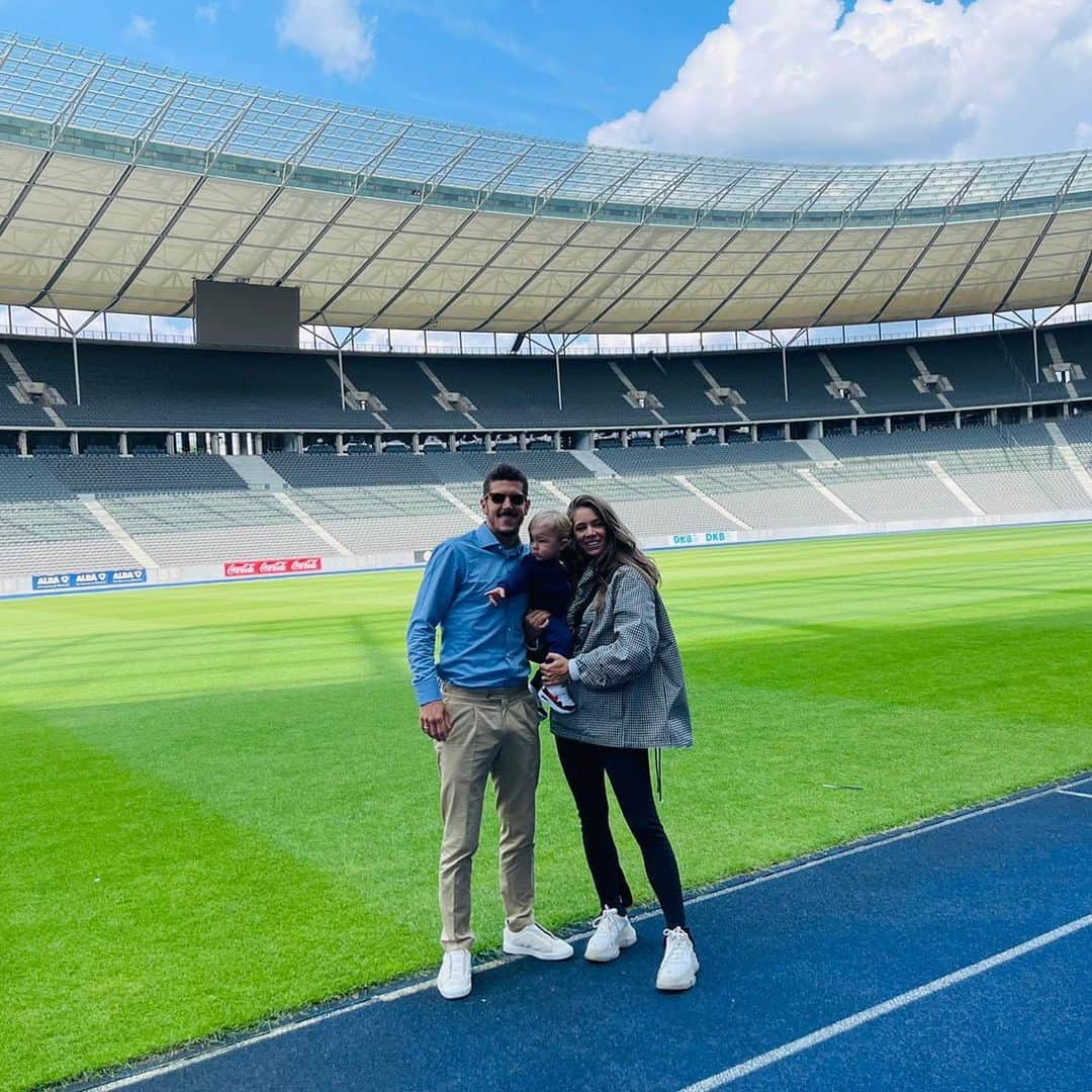 ステヴァン・ヨヴェティッチさんのインスタグラム写真 - (ステヴァン・ヨヴェティッチInstagram)「Our new home 🔵⚪️ @olympiastadionberlin @herthabsc #HaHoHe」8月4日 21時07分 - stevanjovetic