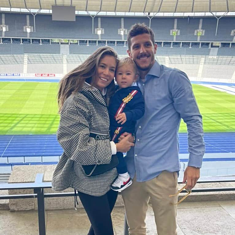 ステヴァン・ヨヴェティッチさんのインスタグラム写真 - (ステヴァン・ヨヴェティッチInstagram)「Our new home 🔵⚪️ @olympiastadionberlin @herthabsc #HaHoHe」8月4日 21時07分 - stevanjovetic