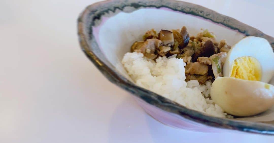 大原櫻子さんのインスタグラム写真 - (大原櫻子Instagram)「滷肉飯🍽 美容室で教えていただいたレシピで作りました！  初お皿デビュー✨ 朝のらこ飯☺︎」8月5日 8時54分 - sakurako_ohara
