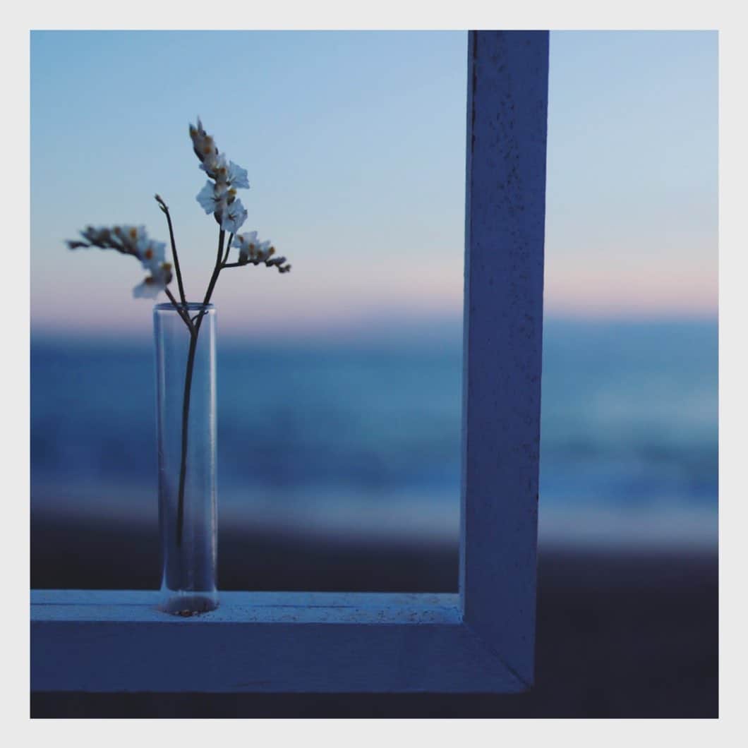 小原好美さんのインスタグラム写真 - (小原好美Instagram)「空と海と砂浜  #いろんな青と夕陽」8月5日 17時07分 - konomi_kohara0628