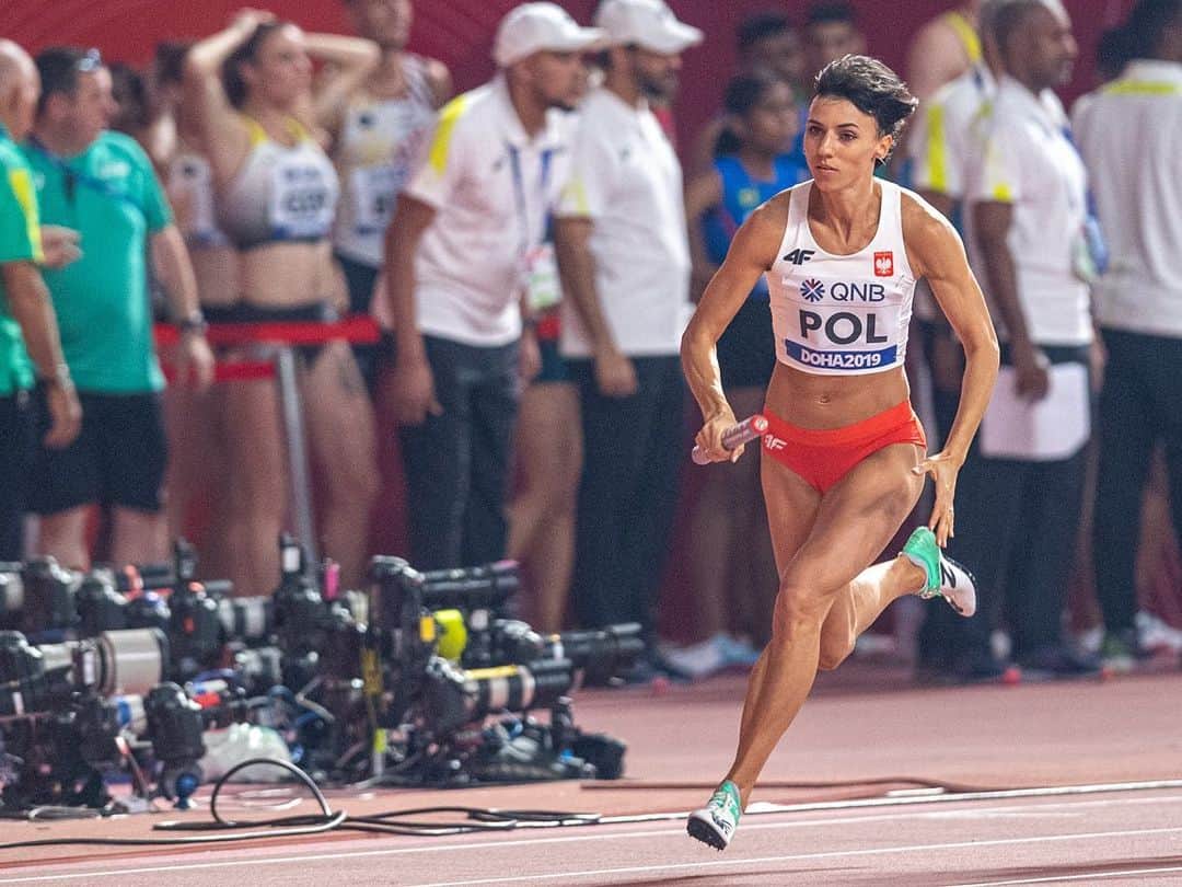 アンナ・キールバシンスカのインスタグラム：「“May what I do flow from me like I river, no forcing and no holding back, the way it is with children” 🤞🏼☺️  To już dzisiaj! Eliminacje biegu 4x400m  Tradycyjnie już, wiecie o co Was proszę 🙏🏼✊🏼🤞🏼 resztę zrobimy same 😉」