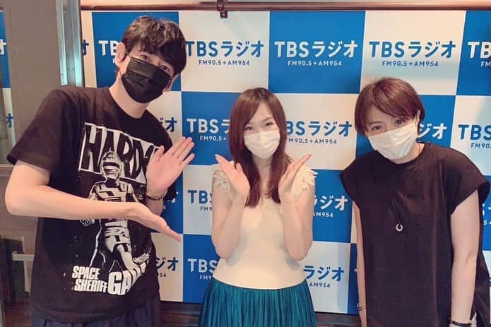 のインスタグラム：「＼水曜のハイライト／  冷え性の露出狂。 婚活より腸活。 マスク・ブラジャー 手洗い・エゴサ。 いわゆるパンチライン連発。 博子姉さん、さすがっす。(by.大ちゃん)  #tama954 #たまむすび #赤江珠緒 #博多大吉 #森口博子 #蒼い生命 #大吉ポスト📮 #おもしろい大人 #マンガときどき本 #アンライバルド #Twitterのフォローもよろしくです🤲」
