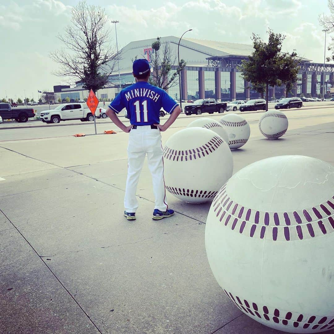 アキテリヤキさんのインスタグラム写真 - (アキテリヤキInstagram)「one of the legend of texas rangers “MINIVISH” #minivish  #texasrangers  #angels  #shoheiohtani  #minitani  #mlb  #baseball  #texas  #ミニビッシュ  #大谷翔平 #エンジェルス  #メジャーリーグ  #野球  #テキサス遠征」8月6日 2時50分 - minivish11