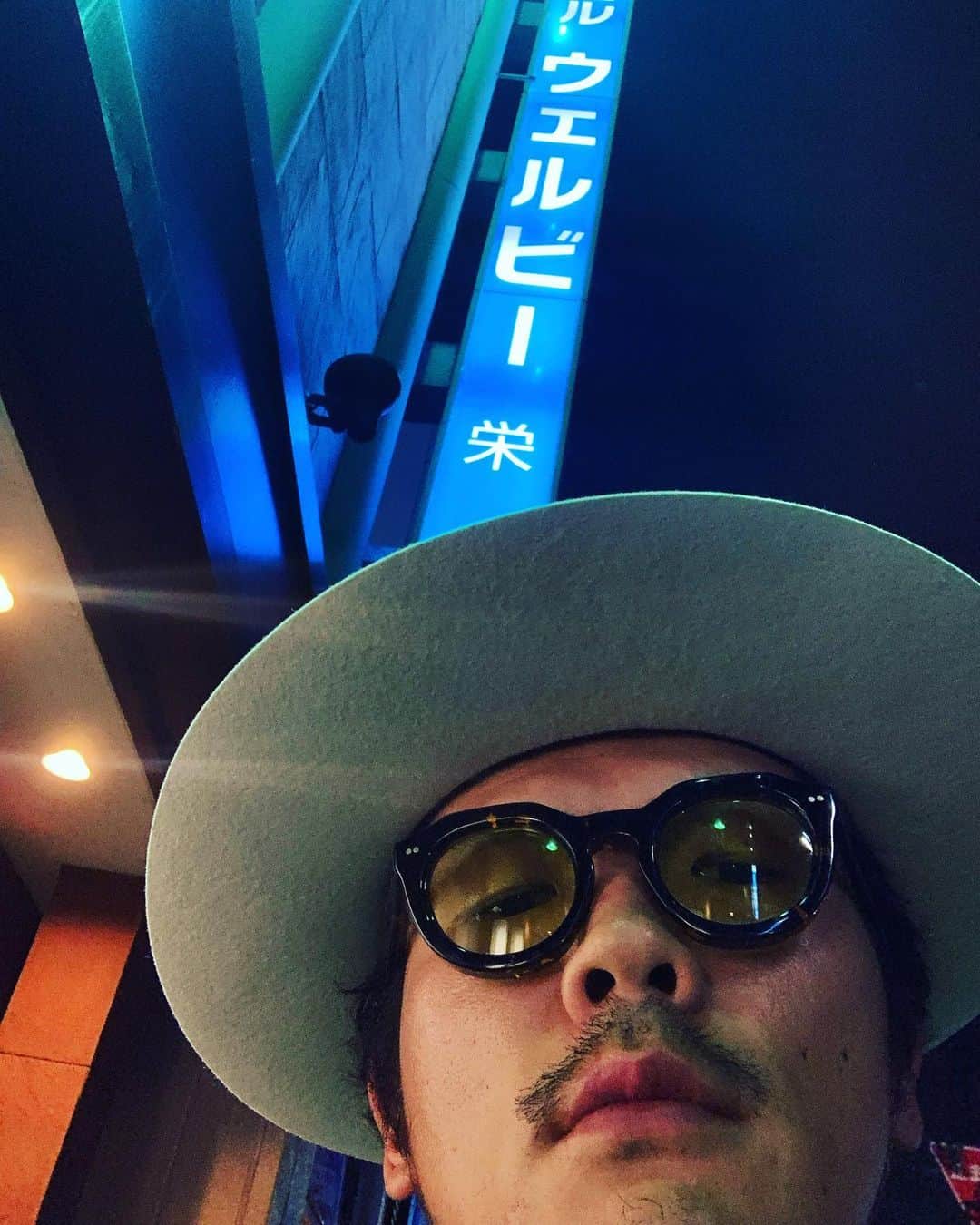 庄村聡泰のインスタグラム：「名古屋の思い出を振り返ろう  やっと来れたぜ #ウェルビー栄   中はお風呂のワンダーランドでした。サウナで寝っ転がれるだなんて。あああ語りたい…  なので名古屋初日はまるは食堂→名古屋クアトロ→らけいこ→ウェルビー栄  のコースにございました。楽しかったです。」
