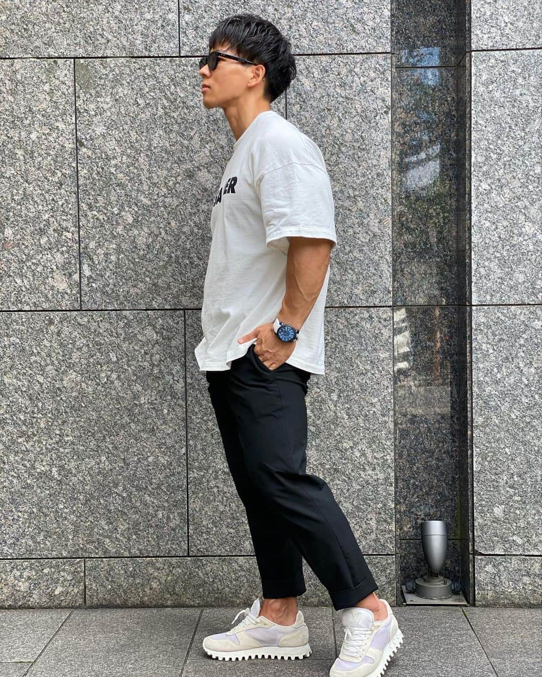 横川尚隆さんのインスタグラム写真 - (横川尚隆Instagram)「8月になりましたなー もう夏だね☀️ ⁡ 常になにかの目標に向かってないとつまんないってなっちゃう人間なんで今日もなにかしらに向かってます　一生そうやっていきていくでしょう ⁡ あとあと、今年は各地でボディビルとか他にもたくさんのボディ系のコンテストが開催されていて嬉しいです😭中止になってしまった大会もあるみたいでそれはすごく残念だけど。。 知り合いの方もたくさん出てて、すごく熱くなります！ 選手一人一人がその日のその瞬間のために何年、何ヶ月と頑張ってきたんだと思うと興奮してハスハスするよね！ みんな全員頑張れ〜😭💪💪  今日は久々にくもの巣に引っかかった。見事にくもの作戦にはめられた 今日はその記憶しかないな そんな1日だだ ⁡ #bodybuilding#ボディビル#training#workout #トレーニング#ワークアウト#筋トレ#fitness#フィットネス#筋肉 #腹筋#physique#フィジーク」8月5日 21時12分 - yokokawa_naotaka