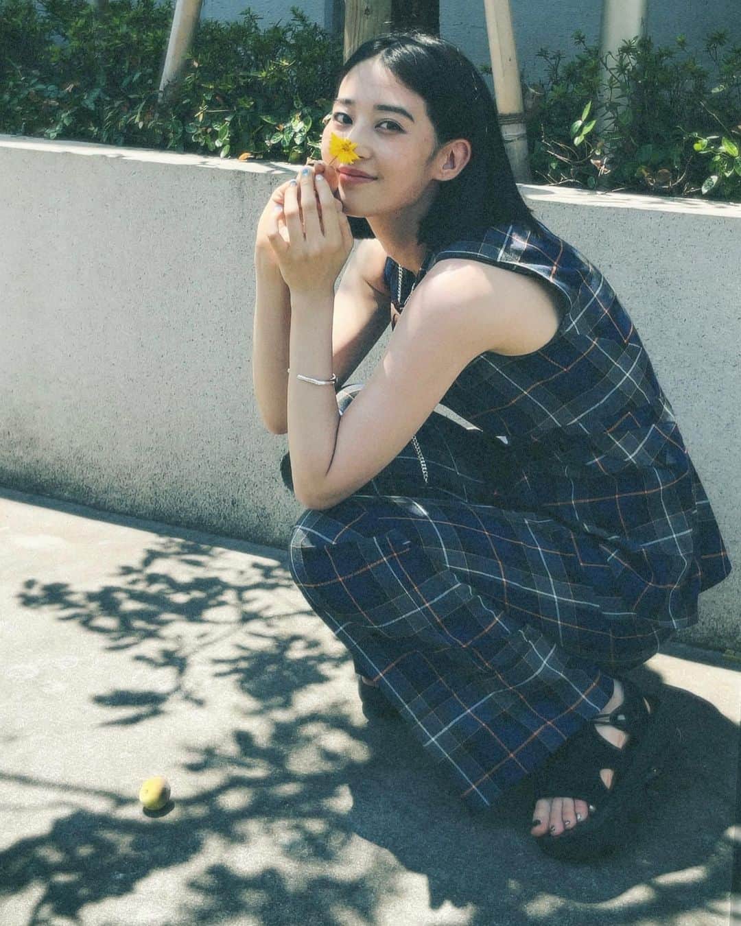 のインスタグラム：「ぶりっこ🤭💙💚  photo @djrico_jp   #作品撮り#作撮り#ee35film #フィルムカメラ#フィルム」