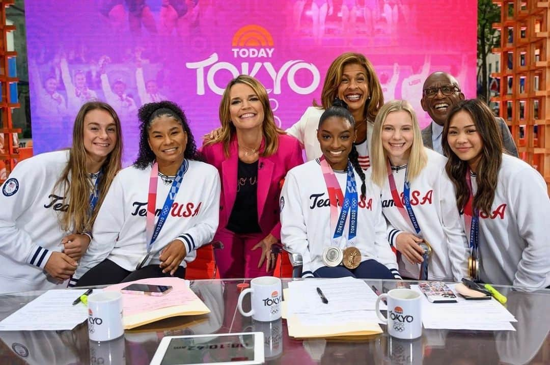 シモーネ・バイルズさんのインスタグラム写真 - (シモーネ・バイルズInstagram)「Today Show 🧡」8月6日 1時15分 - simonebiles