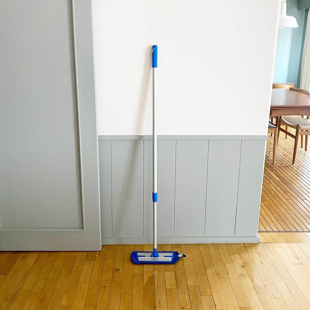 伊藤まさこのインスタグラム：「朝の拭き掃除完了。埃はたまる前に拭く。clean up ではなくてkeepです。」