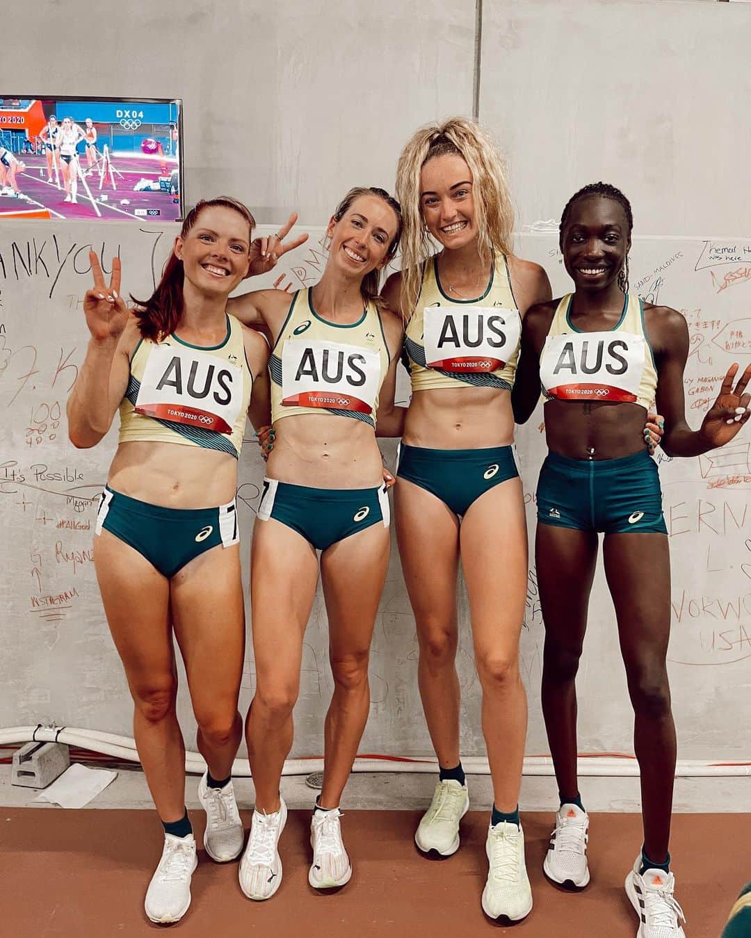 Ellie BEERのインスタグラム：「we are olympians.  getting to share this moment beside these girls was a blessing & couldn’t be anymore grateful for the experience. we ran amazing , the girls support across these weeks will be cherished forever, as well as the rest of the 400m girls back home. you were all out on the track with me. thank you.   couldn’t be anymore thankful for the huge amount of support back home. I appreciate every message, absolutely just love it. a special mention goes to my beautiful parents and coach, robbo. you believed in my dream when I was 12 & you made it come true. the times when I didn’t think I could do it , you were right their inspiring me to keep going & to truely believe in myself. thank you.   this has definitely inspired me to keep chasing more dreams & moments like these again with my beautiful squad & support crew back home. can’t wait to see you.   we did it & we are going to do it again.  #tokyo2020 #olympics #tokyotogether @ang_blackburn @annelieserubie @_bendere @kendra_hubbard @sarah_carli @athleticsaustralia   💛💚」