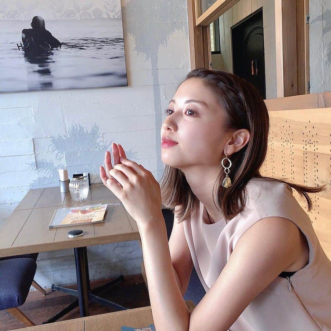 西村まどかさんのインスタグラム写真 - (西村まどかInstagram)「仕事おわりの夕方に、まったりテラス席☕️🍃日中は暑すぎて大変やけど、夕方からは心地良い〜〜 ㅤㅤㅤㅤㅤㅤㅤㅤㅤㅤㅤㅤㅤ もう週末なのね！ ㅤㅤㅤㅤㅤㅤㅤㅤㅤㅤㅤㅤㅤ #週末はウマでしょ #エルムステークス  ㅤㅤㅤㅤㅤㅤㅤㅤㅤㅤㅤㅤㅤ」8月6日 22時05分 - madoka_nsmr