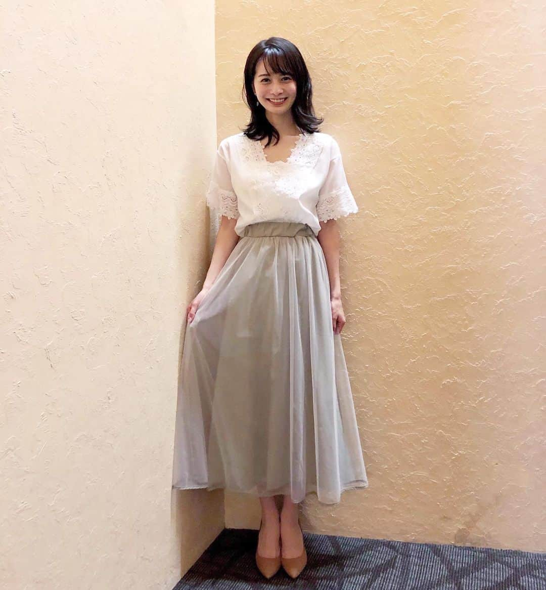 高見侑里さんのインスタグラム写真 - (高見侑里Instagram)「◡̈♥︎ 本日8/6(金)公開の「映画 太陽の子」主演の#柳楽優弥 さん、#有村架純 さんにお話を伺わせていただきました🎤  お二人の穏やかなお人柄が垣間見えましたよ☺️  インタビューの模様は明日の#めざましどようび をご覧ください⏰  #太陽の子 * インナー...#saisondepapillon トップス...#LiLiRena スカート...#frenchpave」8月6日 20時49分 - yuri_takami_official