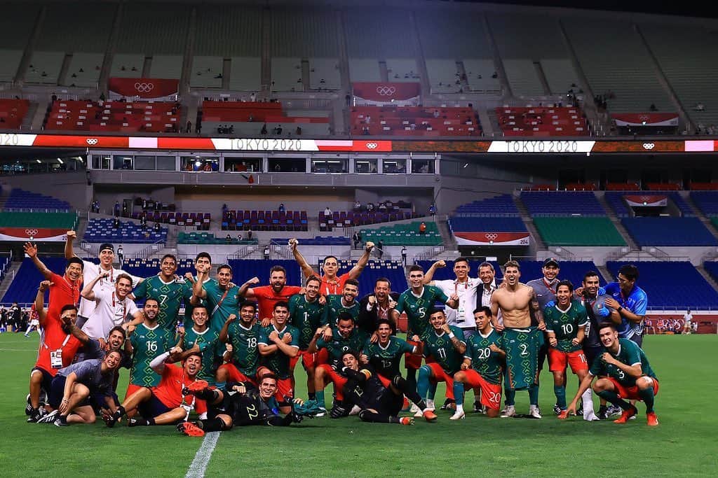 ギジェルモ・オチョアのインスタグラム：「Medallistas Olímpicos!!! 🔥👊🏻🇲🇽 #tokyo2020」