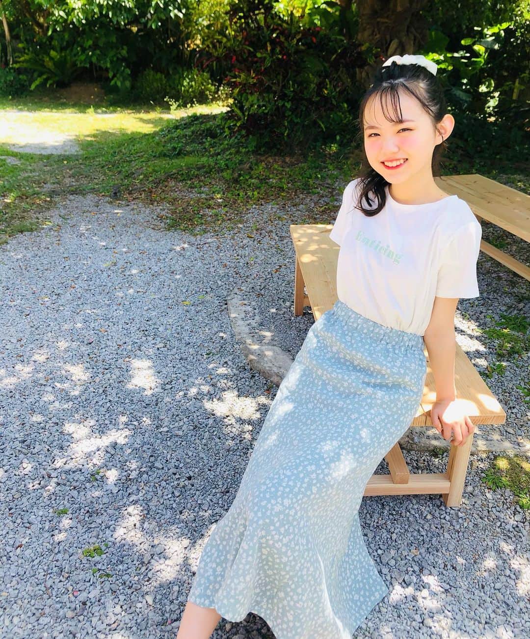 ニコ☆プチのインスタグラム：「🧜🏻‍♀️🤍  人魚姫みたいだから マーメイドスカートっていうんだよ👸 ⸝⋆  #小松崎ふたば」