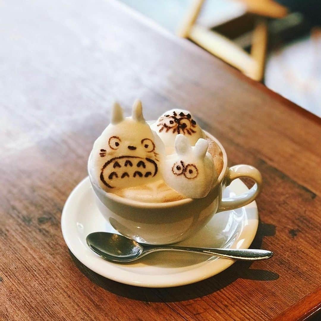 リアノン・ランゲラック（ミッチェル・ランゲラックの妻）のインスタグラム：「Japan ☕️☺️」