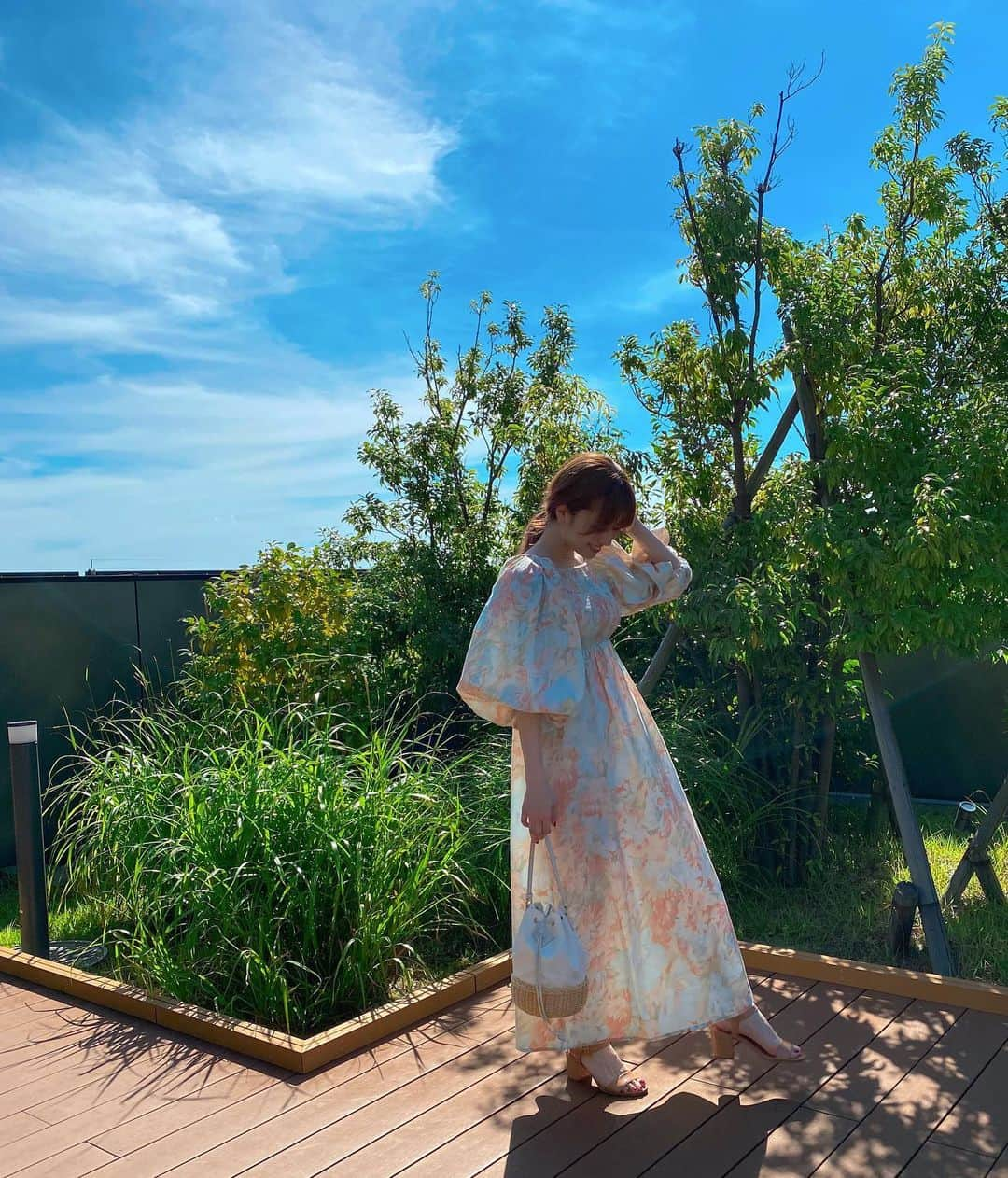 黒坂優香子さんのインスタグラム写真 - (黒坂優香子Instagram)「🌻☁️  空が青くて 夏ー！！って感じの雲で 好きな子達にも会えて るんっとした日♡  お洋服はしばさきコラボのワンピース♡ 可愛くてるんっときゅんっとした♡ @shibasaaki  @mikke.official   オリンピックを観ていると 本当にかっこよくて、かっこよくて。 オリンピックに辿り着くまでの苦労や努力を考えただけて涙が出る…。 本当にすごいなぁ。  きっとこのオリンピックをきっかけに 夢を抱く子達もたくさんいるんだろうなぁ。　素敵だなぁ🥰✨  #ootd #ゆかこーで #fashion  #prada #mikke #jourdemuguet」8月6日 21時55分 - yukakokurosaka0606