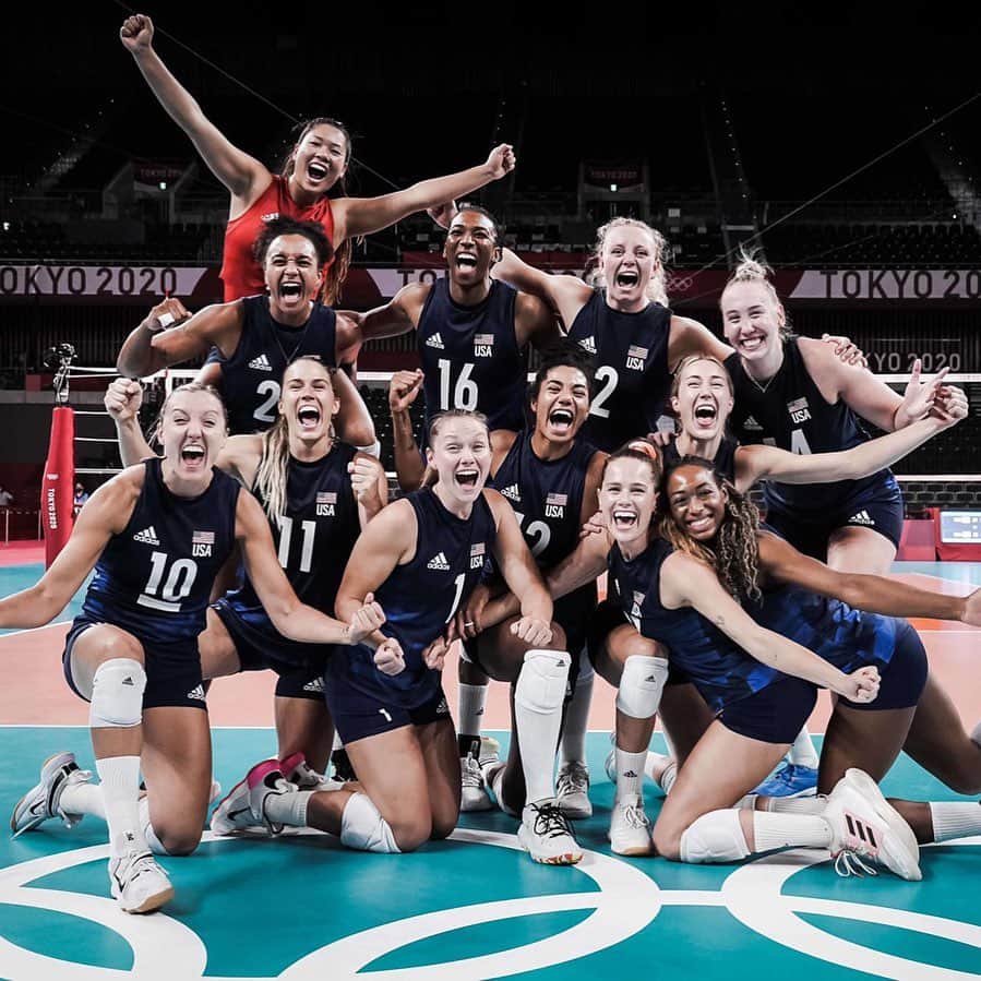 フォルケ・アキンラデウォのインスタグラム：「One more. On to the finals. The work continues💪🏾🇺🇸」