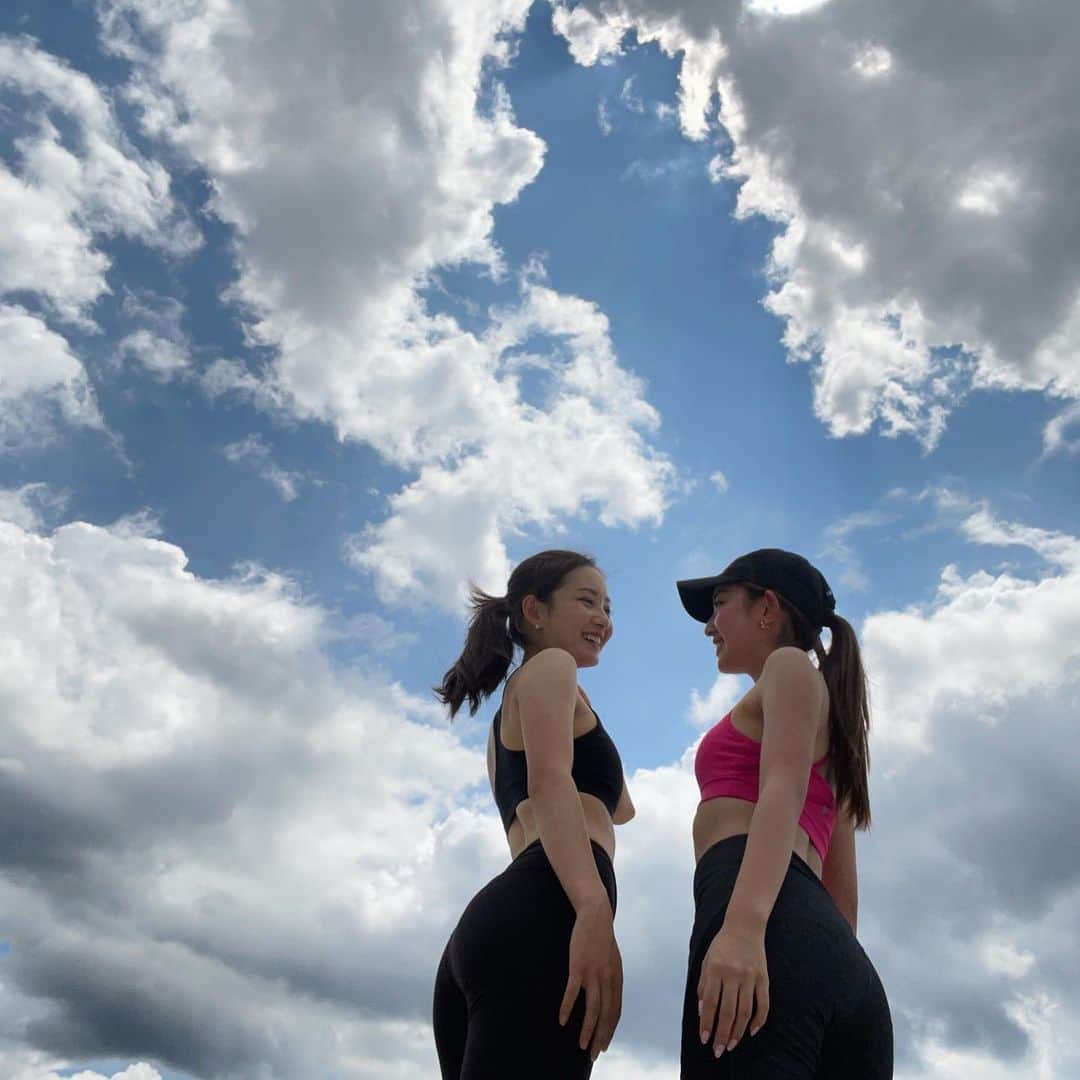 青山舞莉のインスタグラム：「some of my favorite energy fit moments ✨  #fitness #gym #ミーの毎日」