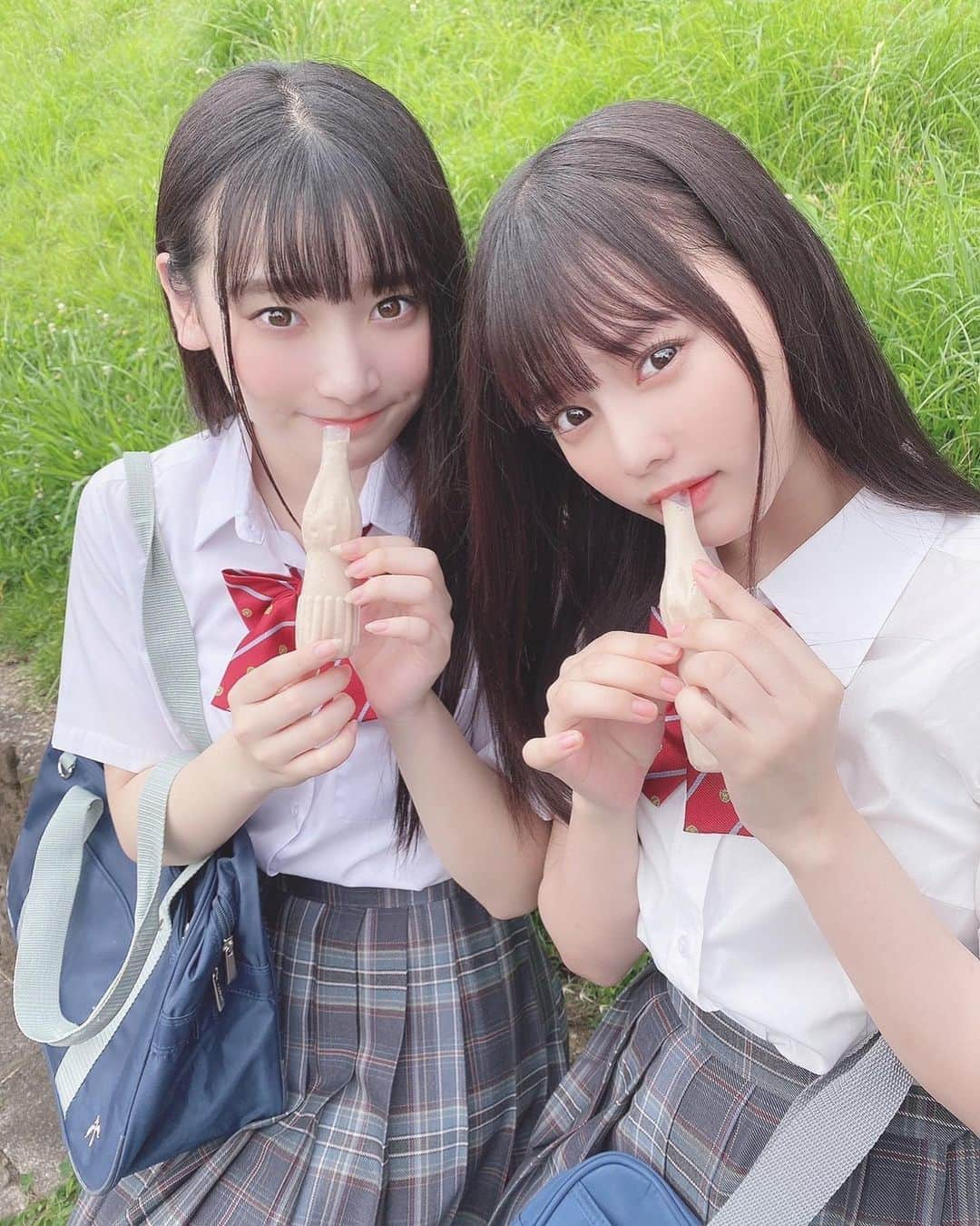 齊藤なぎささんのインスタグラム写真 - (齊藤なぎさInstagram)「🍨💗 ⁡ ⁡ ⁡ BOMB 9月号さん本日発売です🎶 ⁡ ⁡ きあらと制服着させていただけて嬉しかった〜〜💗 青春っ！🌼 ⁡ ⁡ 制服姿ぴんくえんじぇるも好きですか？ ⁡ ⁡ ⁡ #BOMB #ぴんくえんじぇる #齋藤樹愛羅 #きゃーたん #齊藤なぎさ #なーたん #届いてなーたん #イコラブ」8月6日 20時25分 - saitou_nagisa