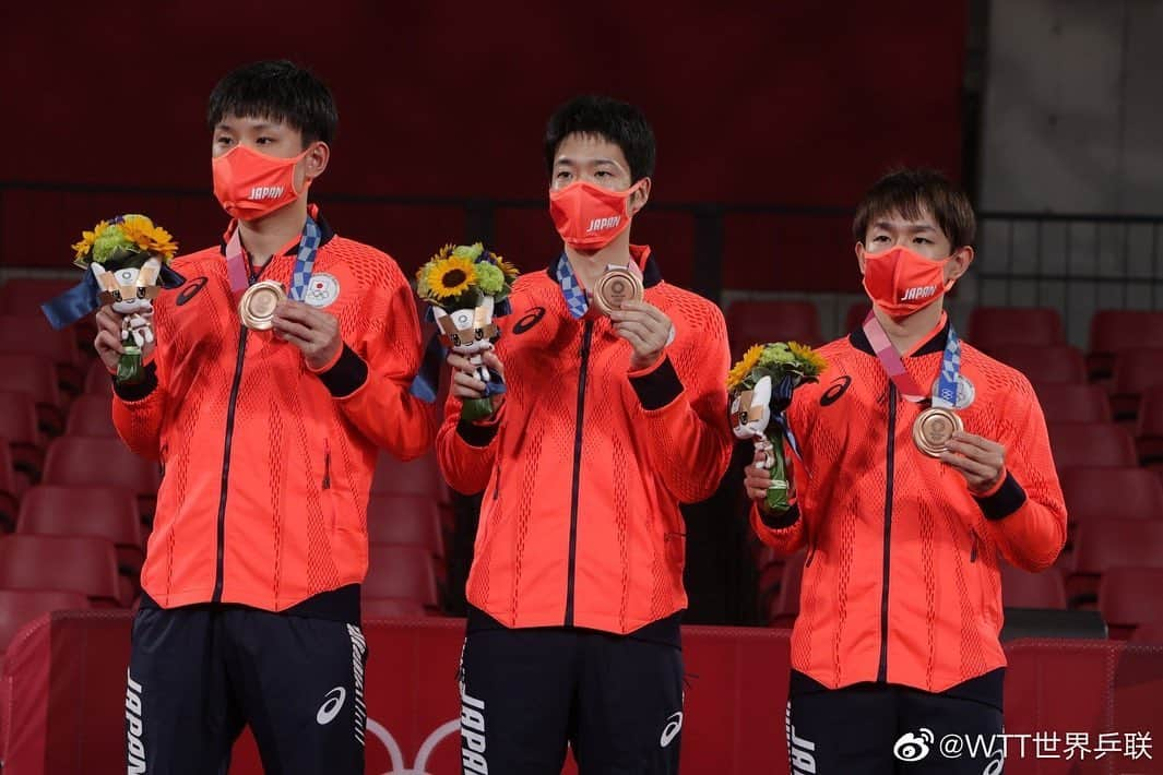 丹羽孝希さんのインスタグラム写真 - (丹羽孝希Instagram)「210806// Tokyo2020 Men's Team Medal Ceremony// Media Pics  . 📷wtt . #東京五輪 #Tokyo2020  #tabletennis #Pingpong #卓球  #niwakoki #kokiniwa #丹羽孝希  #UnitedByEmotion #FromTokyowithlove ❤️」8月6日 22時37分 - allforkokiniwa