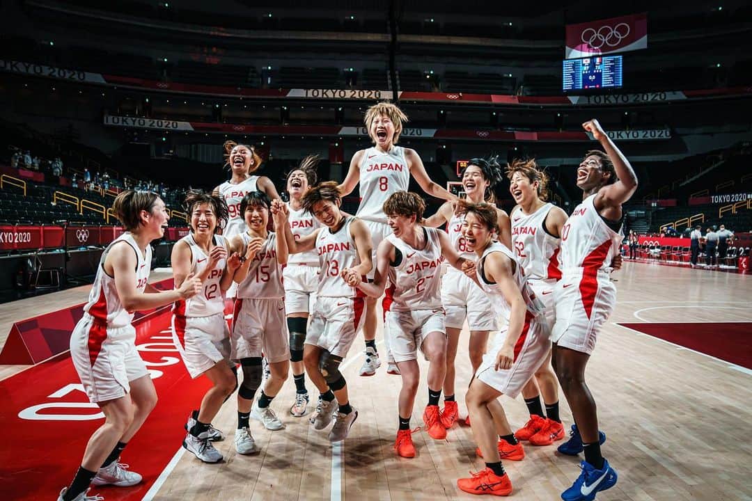のインスタグラム：「WHAT A DAY!!!!!✨✨✨ 本当になんて日だ！！！🇯🇵 最高！！  いい準備、いいエネルギーで、 あとひとつ🔥」