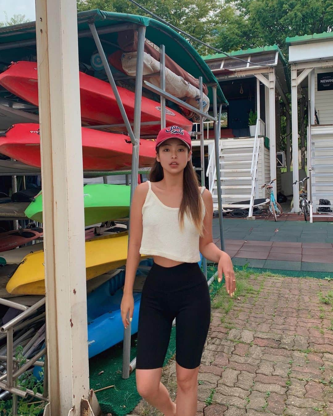 カン・ギョンミンさんのインスタグラム写真 - (カン・ギョンミンInstagram)「⛵️ 요즘 내 행복이랄까…? 🏄🏻‍♀️ ⁼³₌₃ ㅂr람과 천만 있으면 어디든 갈 수 있어 ••ㅎ;」8月6日 23時35分 - kkmmmkk