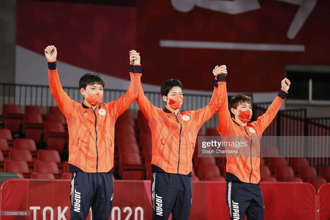 丹羽孝希さんのインスタグラム写真 - (丹羽孝希Instagram)「210806// Tokyo2020 Men's Team Medal Ceremony// Media Pics  . 📷Imago Getty 乒乓世界 . #東京五輪 #Tokyo2020  #tabletennis #Pingpong #卓球  #niwakoki #kokiniwa #丹羽孝希  #UnitedByEmotion #FromTokyowithlove ❤️」8月6日 23時50分 - allforkokiniwa