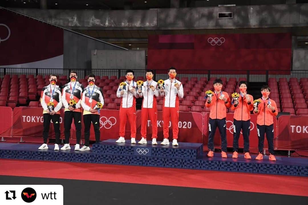 平野 早矢香さんのインスタグラム写真 - (平野 早矢香Instagram)「東京オリンピック卓球競技全日程が終了しました🏓最終日男子団体が韓国に勝利して銅メダル獲得しましたー🥉今回男子チームは初めから最後まですごくベンチワークがよく、力を合わせてみんなでどうにかして勝ち上がるんだ！という強い気持ちを感じました‼️丹羽選手はスウェーデン戦そして今日のダブルス、張本選手は尻上がりに調子をあげてドイツ戦そして今日の韓国戦エース対決、水谷選手は今日のダブルスと最後のシングルスの勝利👍みんなで勝ち取った銅メダル🥉本当におめでとう😭😭😭 ・ 8月7日(土) #NHK総合 #東京2020オリンピック #1時7分 #出演します ・ 明日は他競技になりますが変わらず全力応援💪💪💪オリンピックも終盤ですね…選手の皆さんには自分たちの力を出し切って大会を終えてほしいです❗️頑張れ、日本🇯🇵」8月7日 0時07分 - sayakahirano0324
