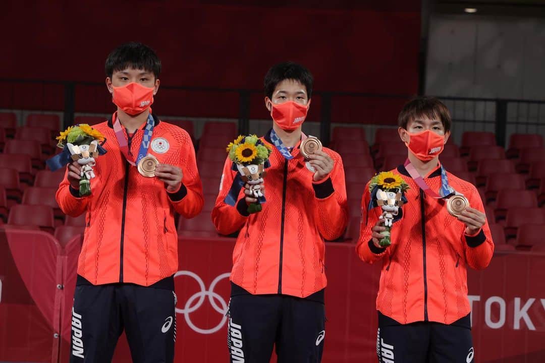 丹羽孝希さんのインスタグラム写真 - (丹羽孝希Instagram)「210806// Tokyo2020 Men's Team Medal Ceremony// Media Pics  . 📷Imago ITTF . #東京五輪 #Tokyo2020  #tabletennis #Pingpong #卓球  #niwakoki #kokiniwa #丹羽孝希  #UnitedByEmotion #FromTokyowithlove ❤️」8月7日 1時03分 - allforkokiniwa