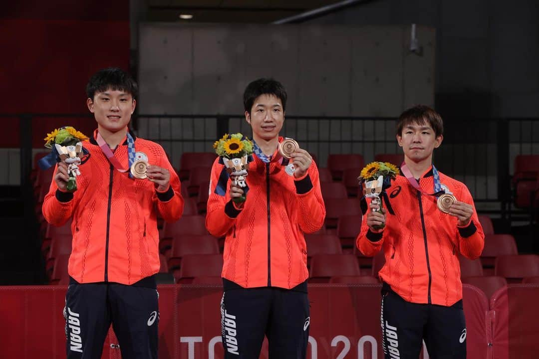 丹羽孝希さんのインスタグラム写真 - (丹羽孝希Instagram)「210806// Tokyo2020 Men's Team Medal Ceremony// Media Pics  . 📷Imago ITTF . #東京五輪 #Tokyo2020  #tabletennis #Pingpong #卓球  #niwakoki #kokiniwa #丹羽孝希  #UnitedByEmotion #FromTokyowithlove ❤️」8月7日 1時03分 - allforkokiniwa