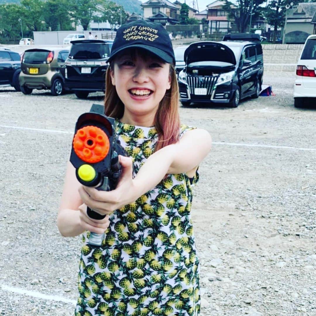 丸山奏子さんのインスタグラム写真 - (丸山奏子Instagram)「全然面白い写真もないし、出来事もないから一日1投稿は難しい！😰  #夏 #水鉄砲 #BBQしたいな」8月7日 1時24分 - maruko.ochibi