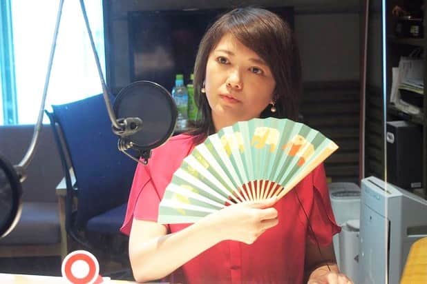 TBSラジオ「たまむすび」さんのインスタグラム写真 - (TBSラジオ「たまむすび」Instagram)「＼金曜のハイライト／  イッポンじゃなくてニッポン。 実はポキッといってました。 今日も笑い過ぎにはご注意を…🤫  ファイナルアンサーは 本当にファイナルか？ シンキングタイムの音楽は 鳴り止まないっ！  #tama954 #たまむすび #外山惠理 #玉袋筋太郎 #TOKYOもん #江戸扇子 #Twitterのフォローもよろしくです🤲」8月7日 2時26分 - tamamusubi905954