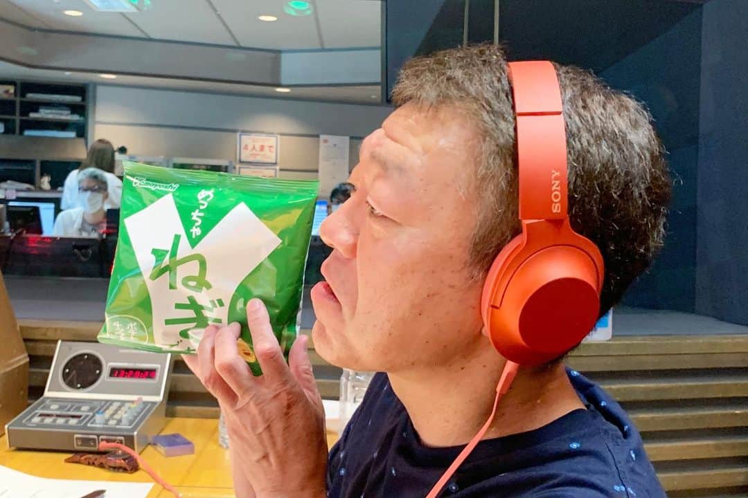 TBSラジオ「たまむすび」さんのインスタグラム写真 - (TBSラジオ「たまむすび」Instagram)「＼金曜のハイライト／  イッポンじゃなくてニッポン。 実はポキッといってました。 今日も笑い過ぎにはご注意を…🤫  ファイナルアンサーは 本当にファイナルか？ シンキングタイムの音楽は 鳴り止まないっ！  #tama954 #たまむすび #外山惠理 #玉袋筋太郎 #TOKYOもん #江戸扇子 #Twitterのフォローもよろしくです🤲」8月7日 2時26分 - tamamusubi905954