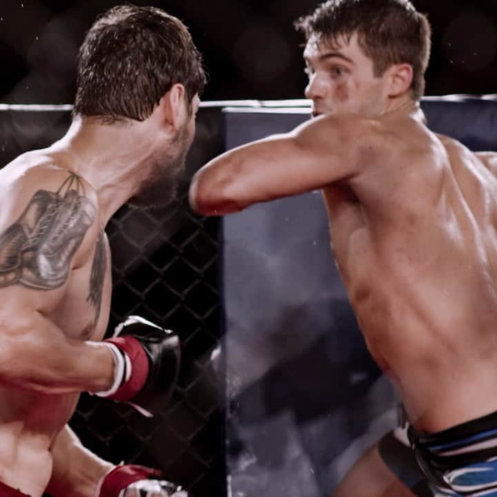 コディ・クリスチャンのインスタグラム：「NOTORIOUS NICK is officially out. So much passion went into the making of this movie. After four years, we can officially share it with the world. I owe an immense amount of gratitude to @notoriousnewell for trusting me to tell his story. Our director, @aaronmleong our producers, and the incredible cast alongside of me, @bliv17 @elisabethrohm @cameronjmatthews and @kevinpollak123   Notorious Nick is available anywhere you can rent movies (: tell me what you think ❤️」