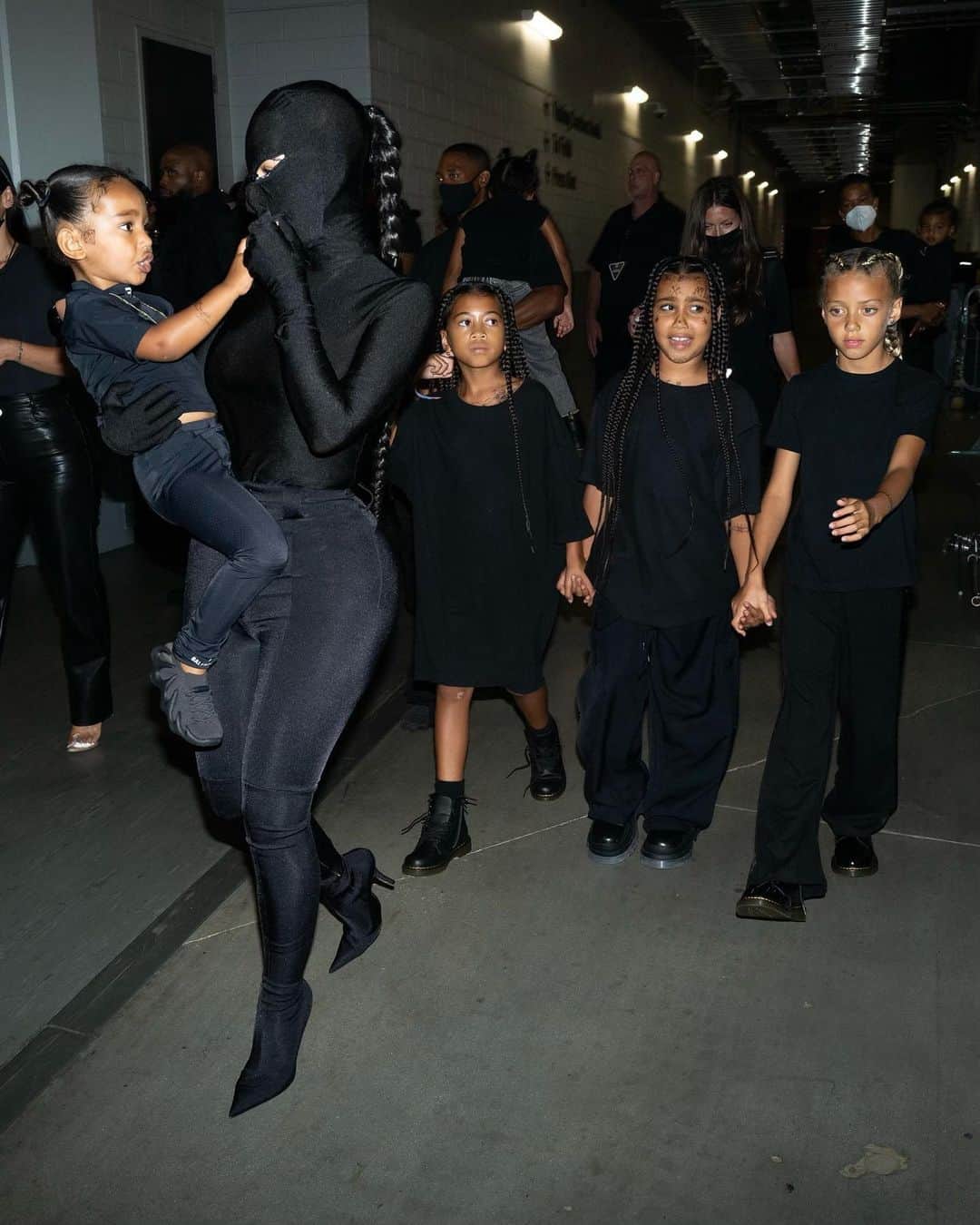 キム・カーダシアンさんのインスタグラム写真 - (キム・カーダシアンInstagram)「#DONDA #BALENCIAGA」8月7日 15時40分 - kimkardashian